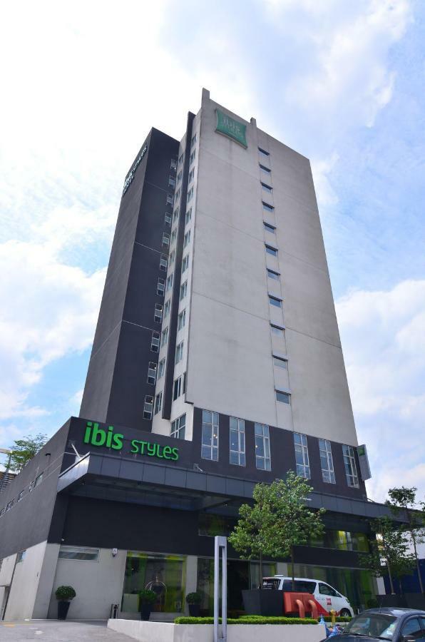 Ibis Styles Kuala Lumpur Sri Damansara Hotel Petaling Jaya Exterior foto