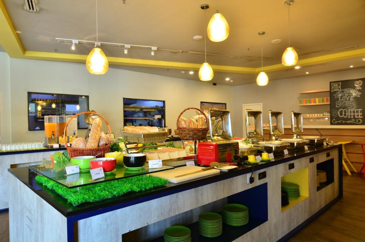 Ibis Styles Kuala Lumpur Sri Damansara Hotel Petaling Jaya Exterior foto