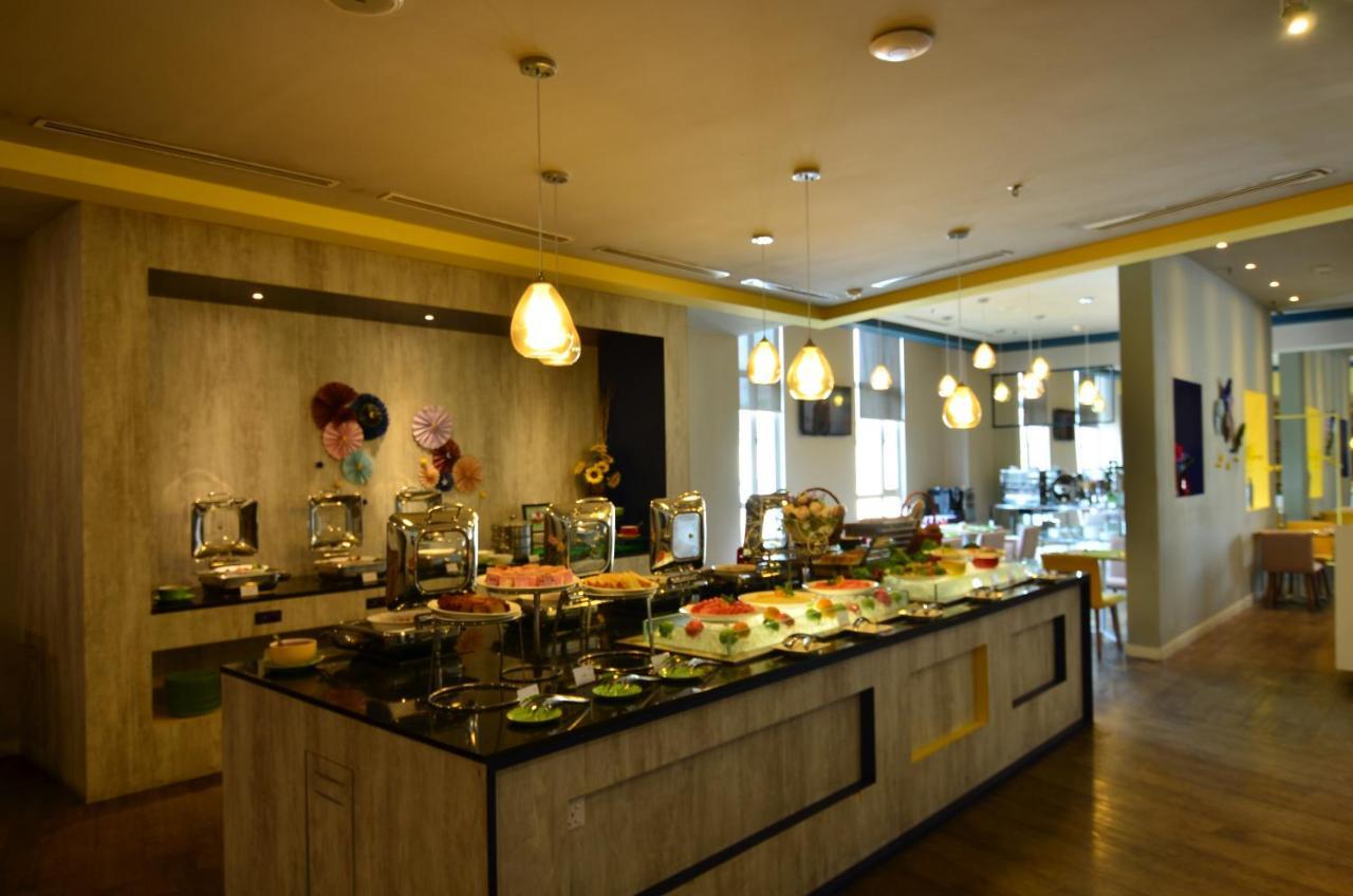 Ibis Styles Kuala Lumpur Sri Damansara Hotel Petaling Jaya Exterior foto